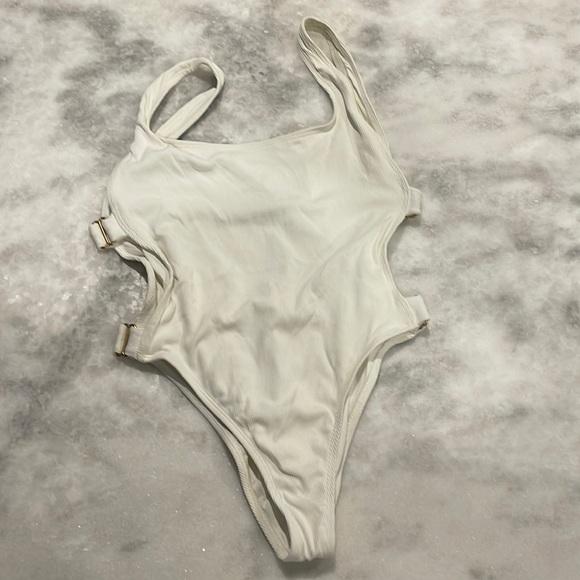 L space Myra ribbed one piece - Picture 2 of 7